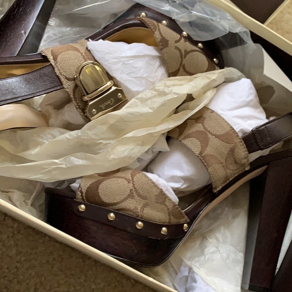 COACH Open Platforms - Picture 3 of 3